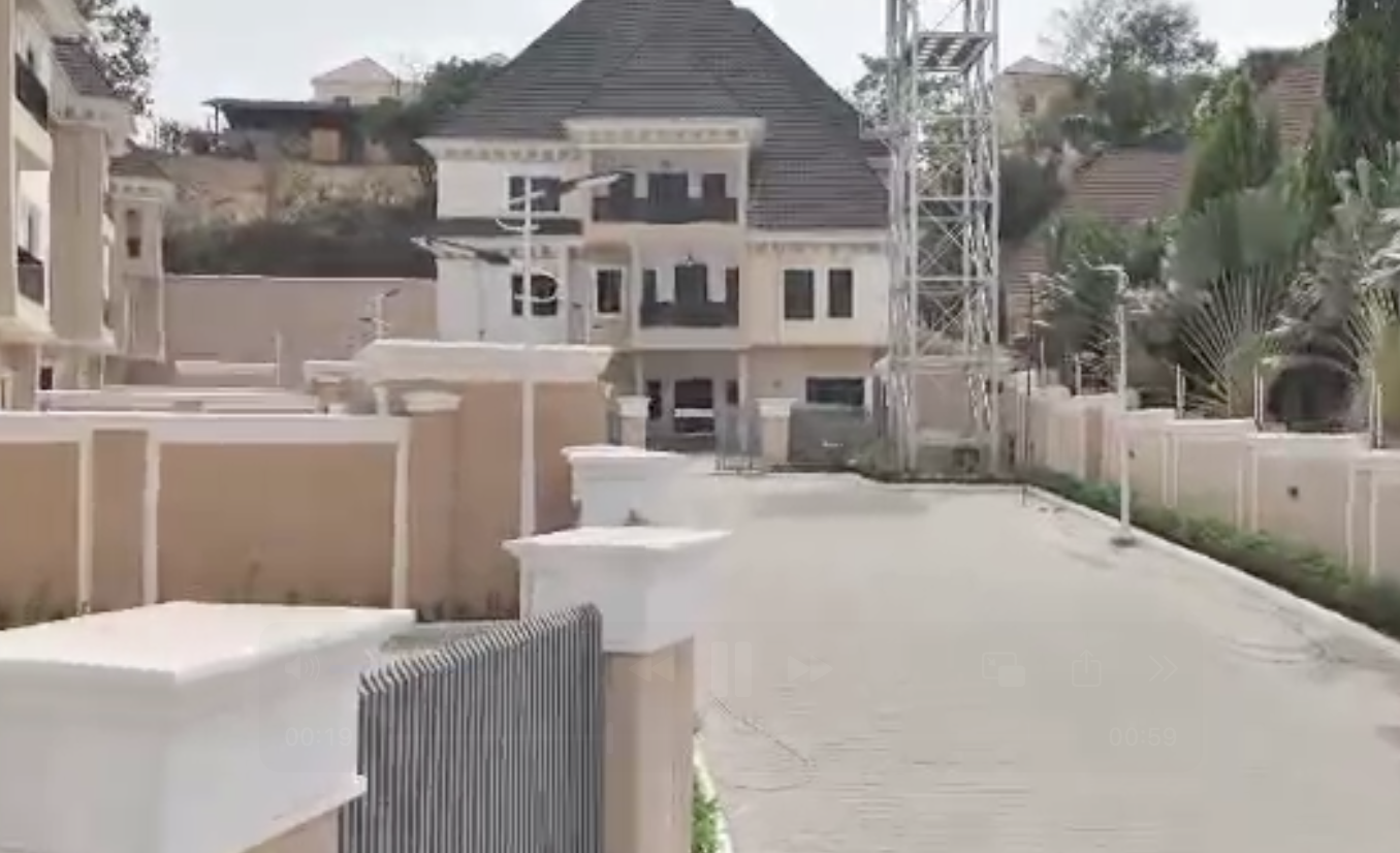 5 Units of 10-Bedroom Luxury Duplexes in Asokoro Behind ECOWAS
